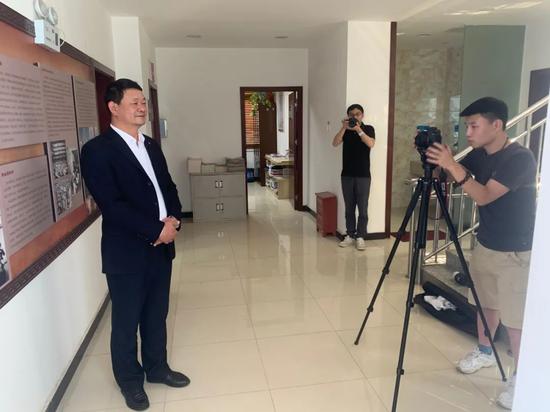 采访云南中华职业教育社办公室主任王学光