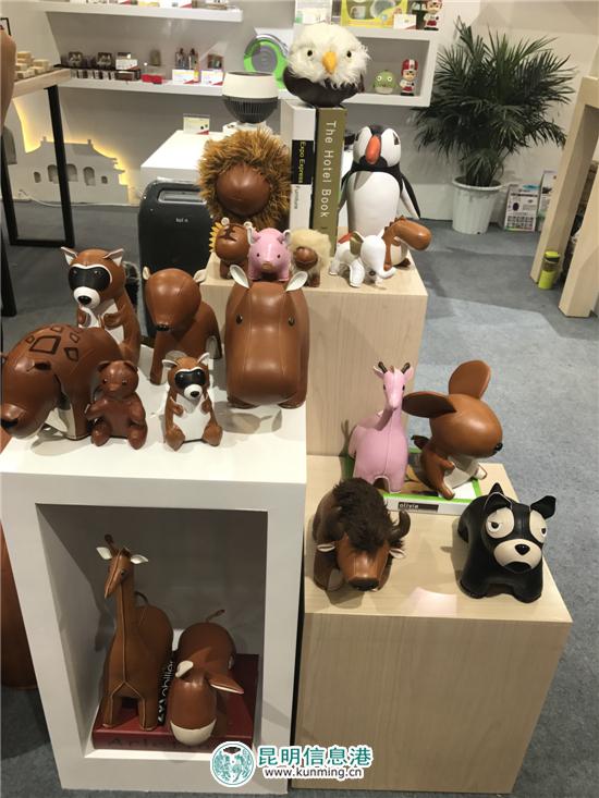 “商洽会”13日起对公众开放 最全逛展指南助您愉快“逛” 台湾馆里的“萌物”。记者廖拓溪/摄