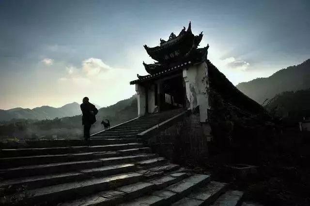 古驿道上似乎还能窥见其昔日的辉煌