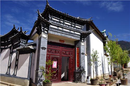 罗瑞福家新建的白族民居