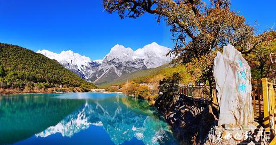 美丽的丽江每年吸引大量游人前往旅游/春城晚报资料图