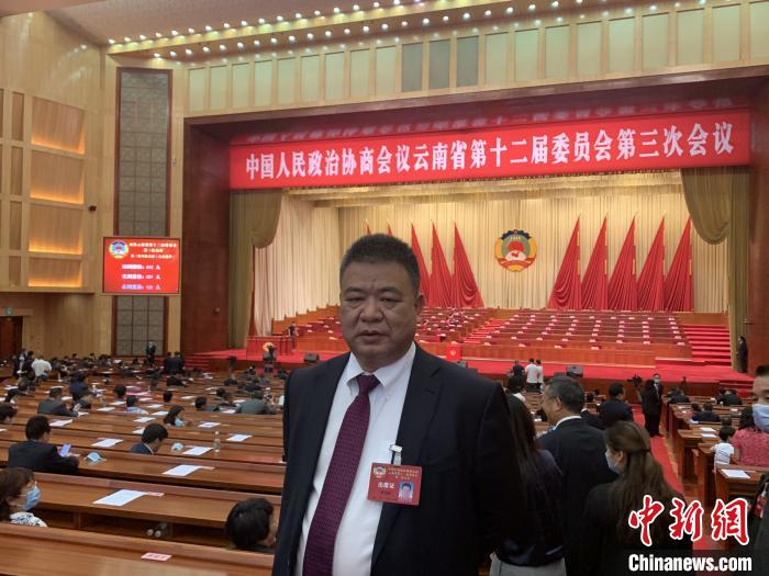 图为云南省政协委员、云南锦苑花卉产业股份有限公司副董事长、总经理曹荣根。曹荣根提供