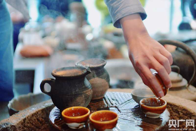 (腾冲“雷响茶”)