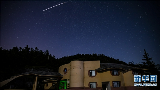 星空下的中国科学院南京地质古生物研究所澄江古生物研究站(9月13日摄)。新华网发