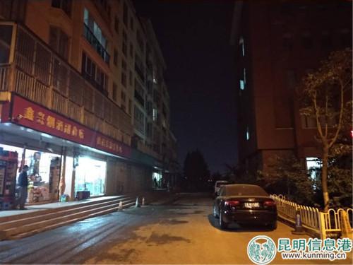 渣土车需要经过的道路。记者刘雄斌/摄