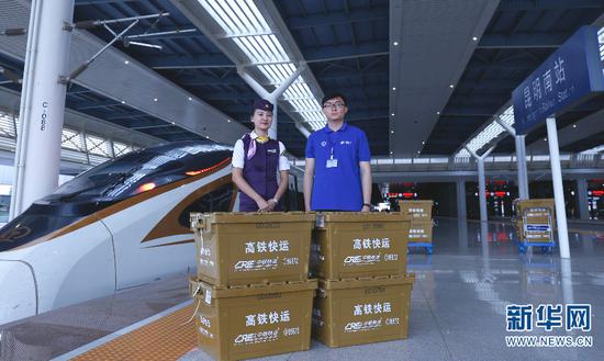 今年“双十一”期间,中国铁路昆明局集团与中铁快运昆明分公司将继续发挥高铁快运优势,积极投身电商黄金周运输。(供图)