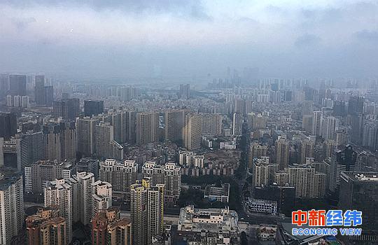 资料图:深圳一处楼群。 中新经纬董湘依摄