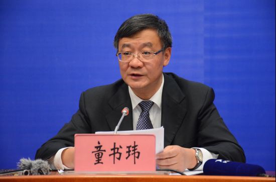 云南省能源局副局长童书玮现场发布。(记者 赵嘉 摄影)