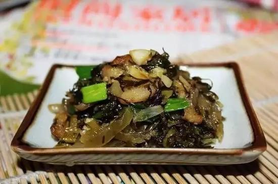 酸菜炒猪油渣