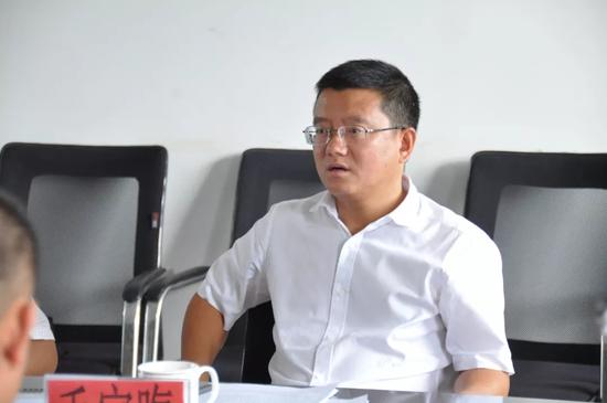 ▲毛宗晦对岔科镇工作提出要求