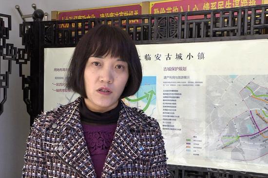 采访建水县城乡规划局局长龙娟