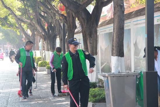 快乐清扫 为民服务