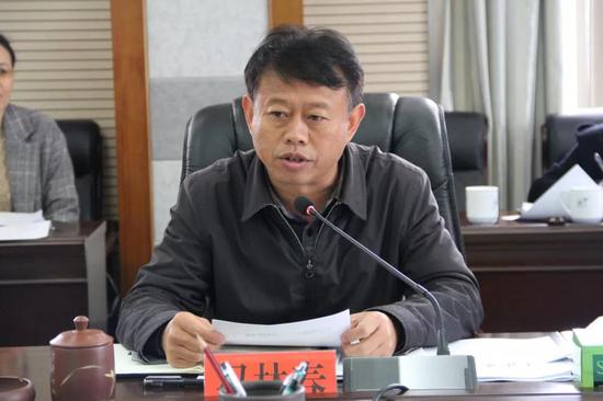 县委副书记、县长冯林春讲话