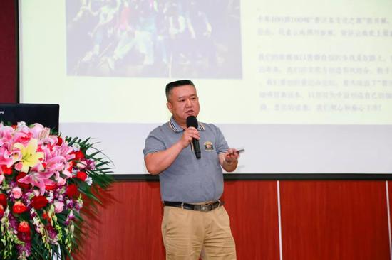 罗洪波社长带来《茶文化在营销中的意义》分享