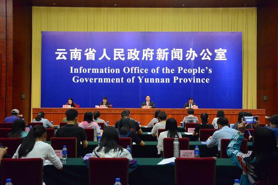 新闻发布会现场(记者 赵嘉 摄影)