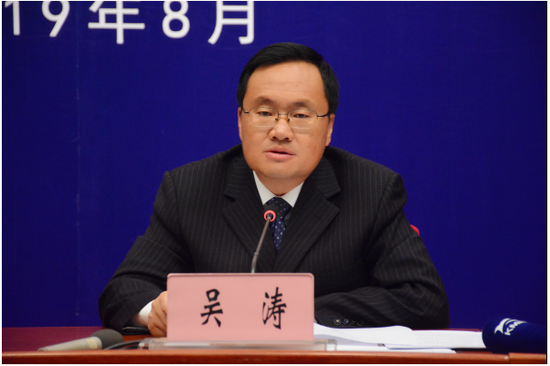 昆明市人民政府副市长吴涛发布新闻(记者 赵嘉 摄影)