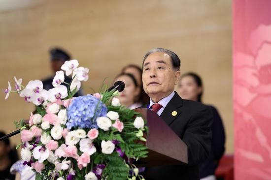 图为亚洲滑冰联盟主席张明熙致辞