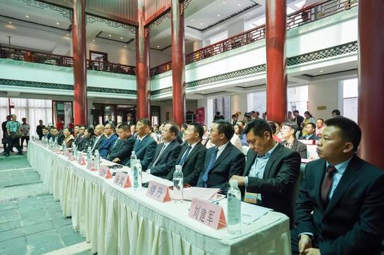 “2019中国(富民)农民丰收节暨首届云果高峰论坛”现场