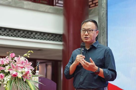 天下星农创始人兼CEO、褚橙品牌策划人胡海卿分享