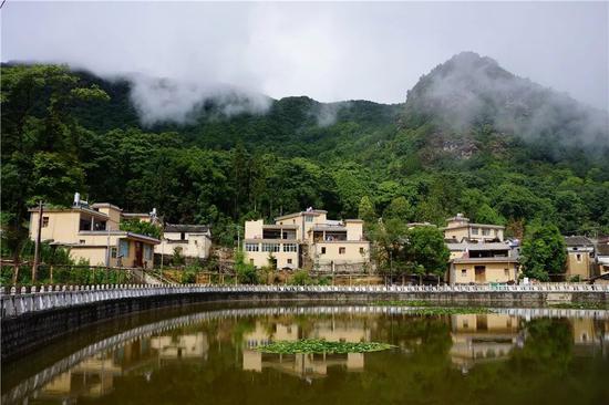 生态宜居的龙甲村