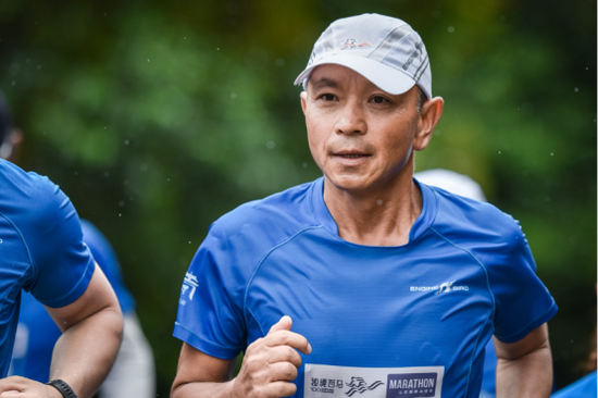 “JF RUN”2020年俊发玉龙湾马拉松由金飞豹领跑
