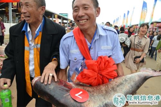 杨崇云摄