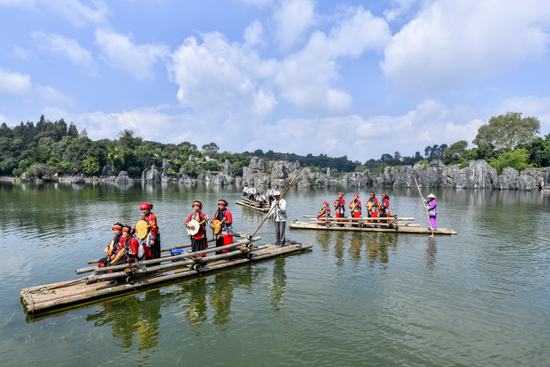 湖上对歌