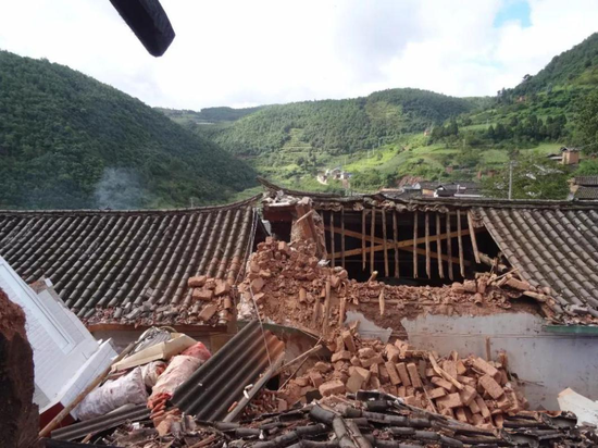 暴雨致楚雄姚安县大河口乡农房受损