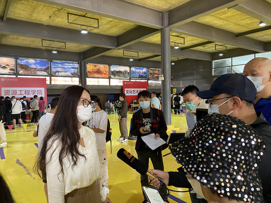 云南旅游职业学院王霞副校长接受采访