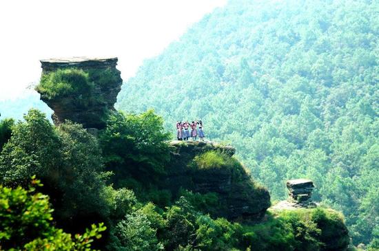 香炉山在哪里呀 QYod-fxvyqwe0120475.jpg