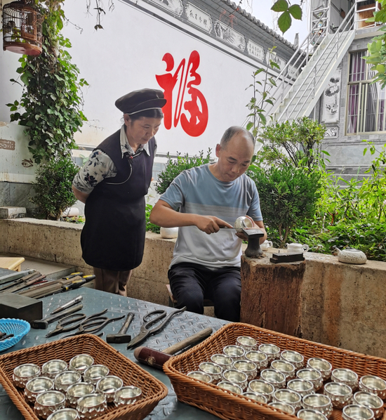 李文彬给王宣授艺
