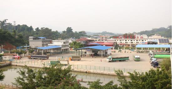 已建成投入使用的清水河口岸边民互市市场