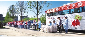得到消息的市民赶来无偿献血