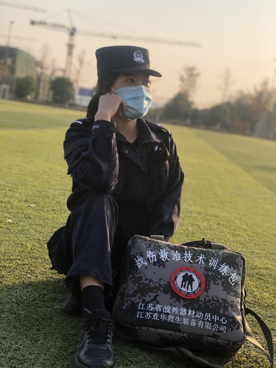 坡脚边境检查站执勤民警 杨本玉