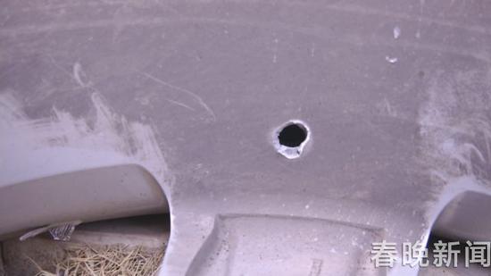 当年抓捕时在车身上留下的弹孔