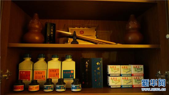 天宝斋系列产品。新华网 潘越 摄