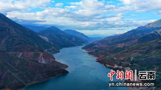 图为金沙江。周星亮 摄