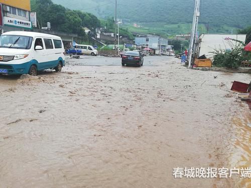 被泥石流冲刷的上江街