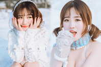 同济校花置身麦田神情陶醉