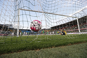 中超-伊尔马兹传射于大宝破门 国安主场3-1富力