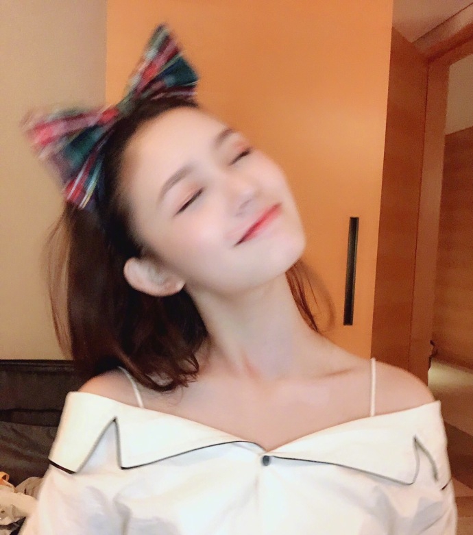 lQ-9-hinpmnq6134114.jpg
