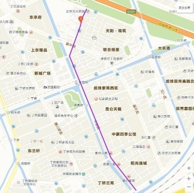 这条路周边商铺及住宅小区较多,很多车主为图方便将车辆停在人行道上。