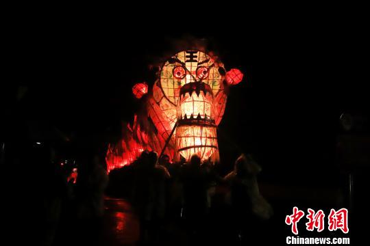 “板龙”由龙头、龙身和龙尾三部分组成 遂昌提供