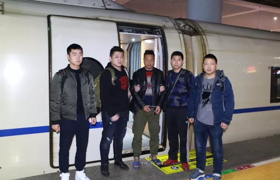 专案组抵达杭州东站
