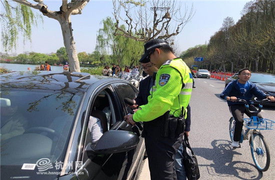 优驾自动容错落地首日 杭州交警已发送500条警