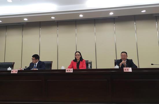 浙江省公务员局召开新闻通气会。张煜欢 摄