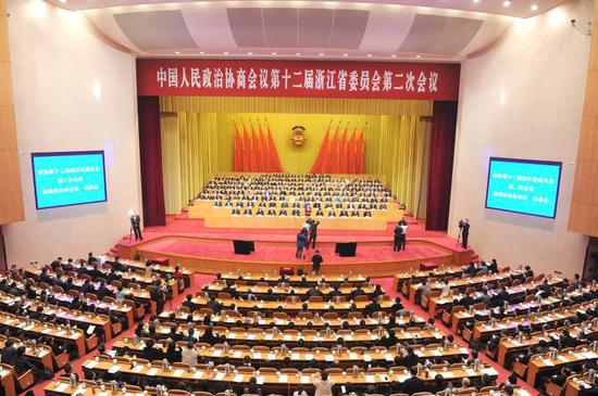 浙江省政协十二届二次会议闭幕。 张茵 摄