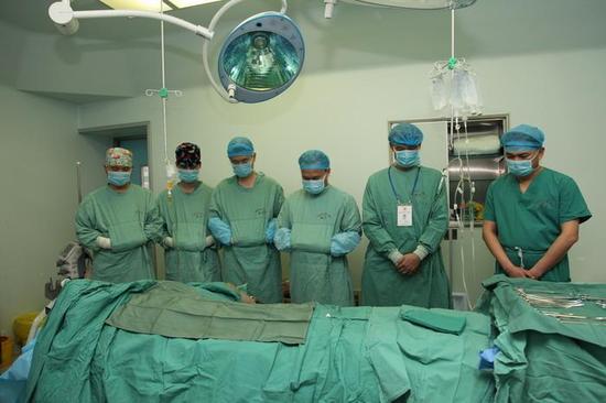 浙江女子办温情杂货铺 赚钱为器官捐献者的孩