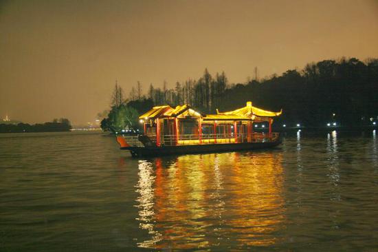 2018杭州西湖游船夜游开始 新增G20元首接待