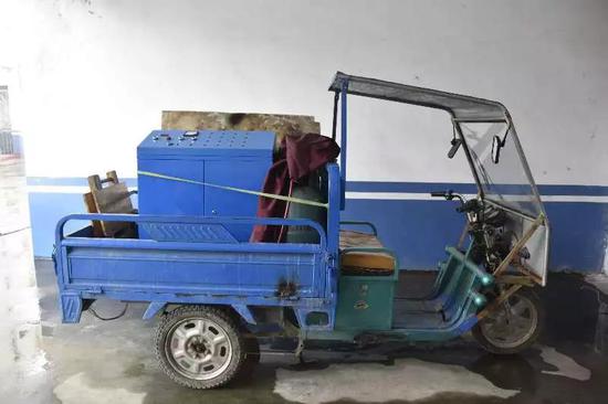 两废铜能加工成精美手镯 三门老伯遭遇暗格骗局